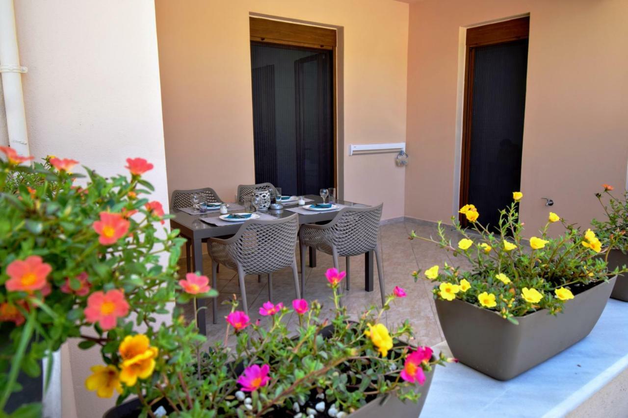 Petite Palace Rethymno  ภายนอก รูปภาพ